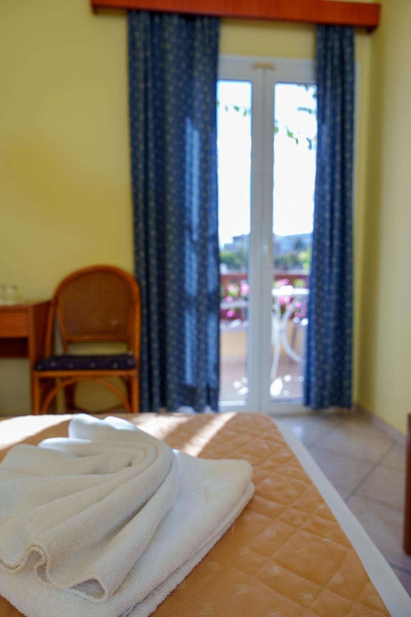 Dedalos Beach Hotel Sfáka Extérieur photo