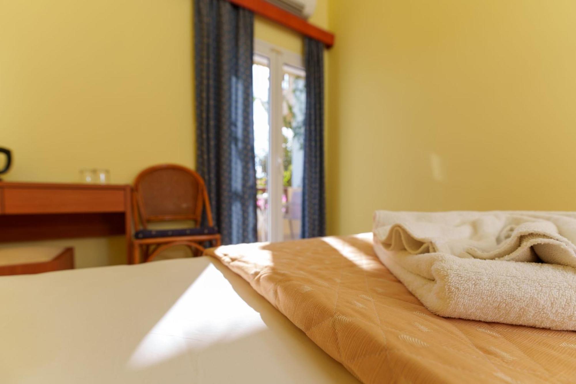 Dedalos Beach Hotel Sfáka Extérieur photo